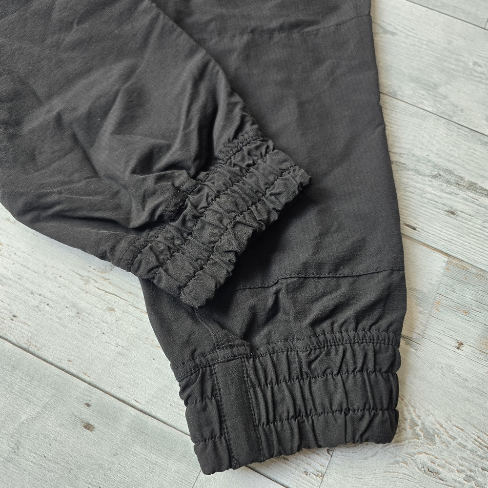 MEC Capri Black Cropped Pants Womens Size 4 - Picture 3 of 13